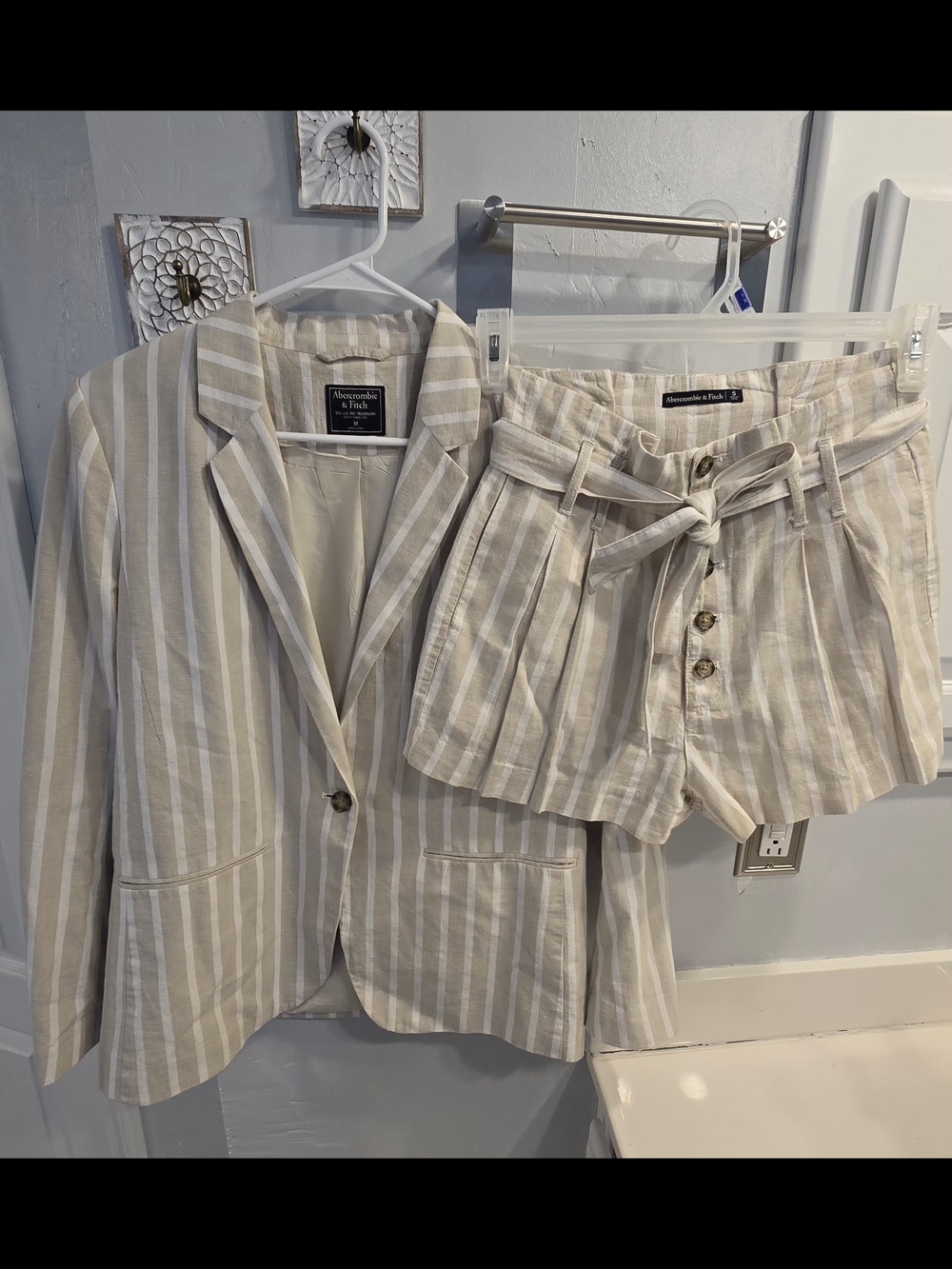 Abercrombie & Fitch Beige and White Striped Linen Blazer with Belted Shorts - Picture 1 of 3